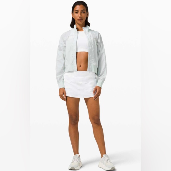 SOLD! Lululemon Athletica Serve It Jacket Lightweight - Picture 5 of 8